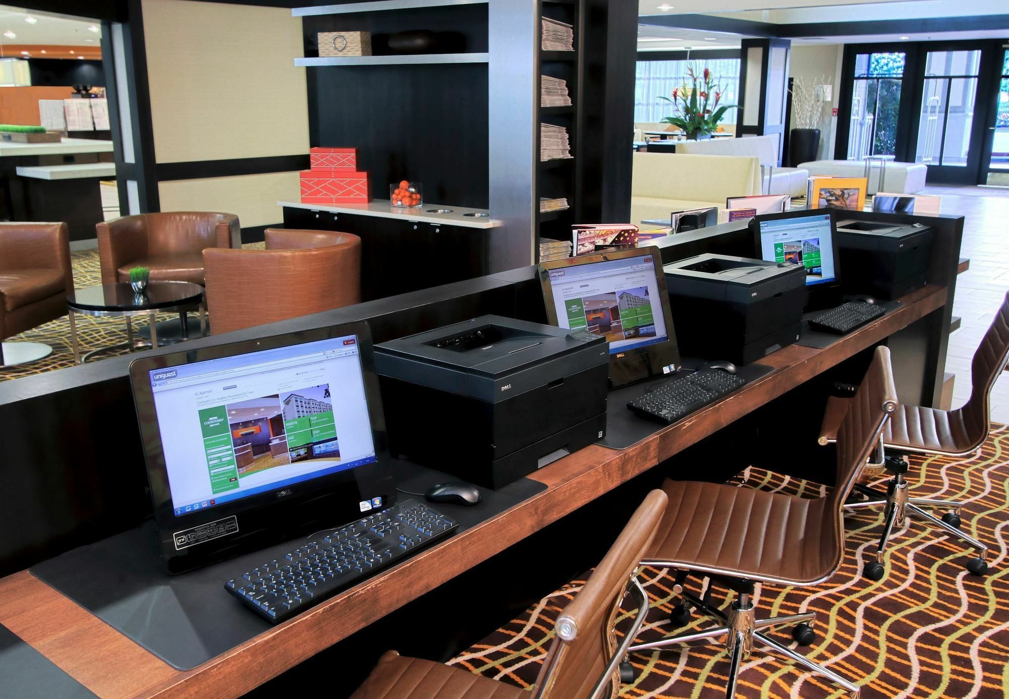 คอร์ตยาร์ด ลอสแองเจลิส พาซาเดนา/โอลด์ทาวน์ Hotel ภายนอก รูปภาพ